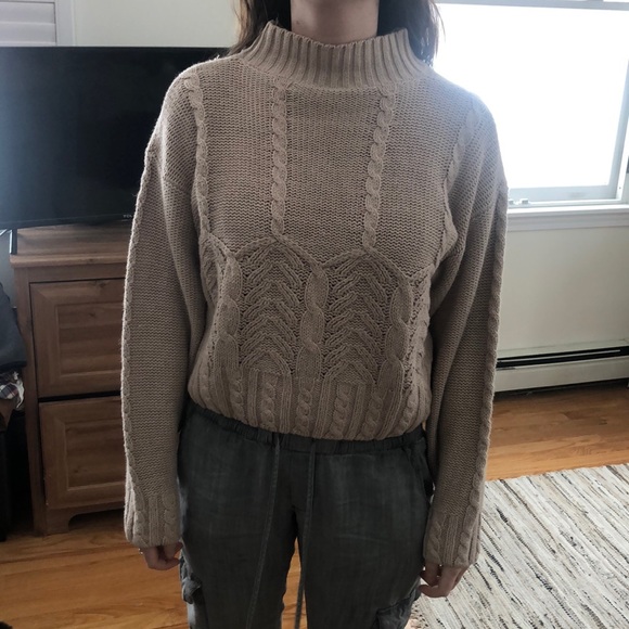 Beige cable knit sweater - Picture 2 of 2